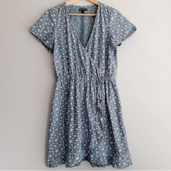 J. CREW Mercantile Floral Faux Wrap Ruffle Dress Chambray Sz XS - Picture 2 of 10